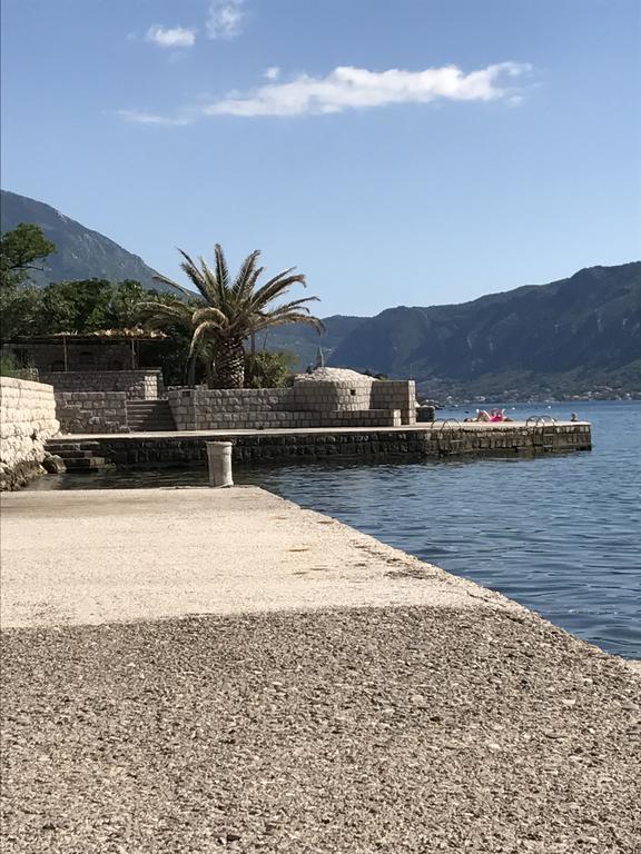 Apartment Titaneli Kotor Exterior photo
