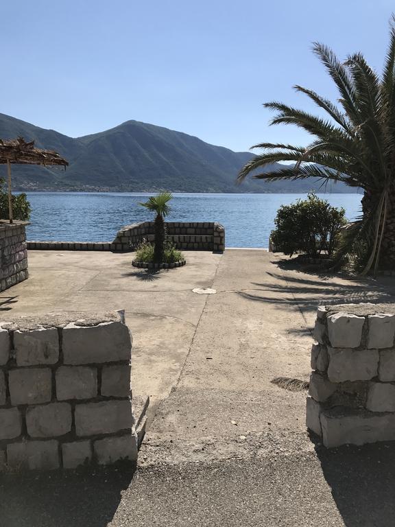 Apartment Titaneli Kotor Exterior photo