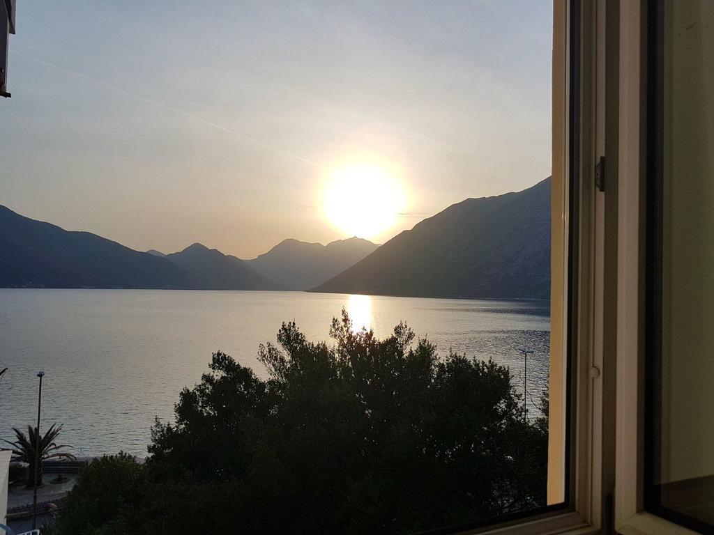 Apartment Titaneli Kotor Exterior photo